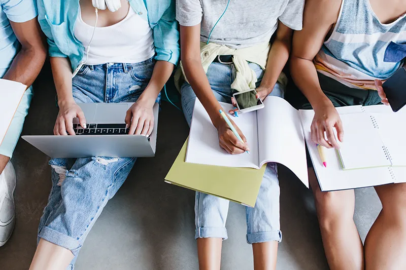 Captación de alumnos con IA: 7 estrategias de marketing académico